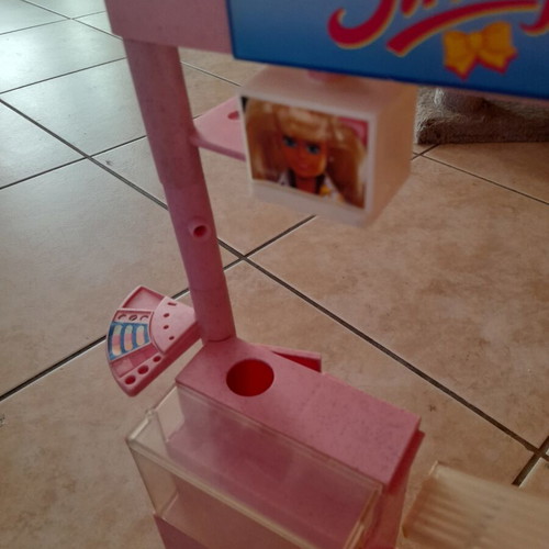 Sindy Make Up Counter 1991 Like New