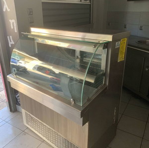 Ψυγείο βιτρίνα με ενσωματωμένο μοτέρ σε πολύ καλή κατάσταση κ τιμή συζητήσιμη
