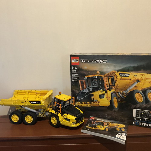 Lego Volvo 42114 Technic set like new with box and instructions