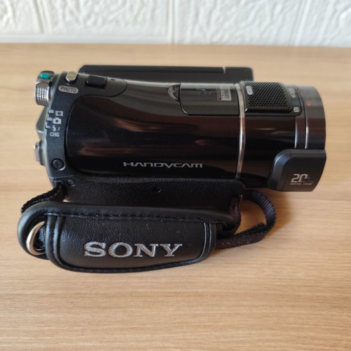 Sony Handycam HDR-CX7 camcorder like new