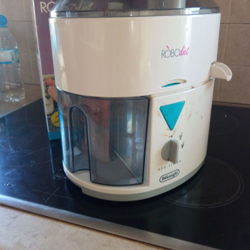 Delonghi juicer like new with all accessories