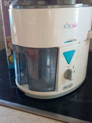 Delonghi juicer like new with all accessories