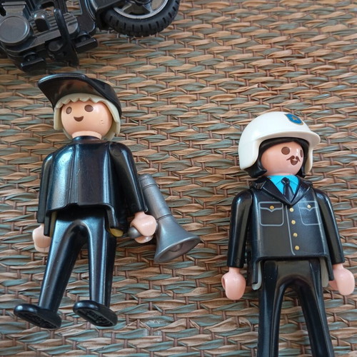 Playmobil police figures and motorcycle set