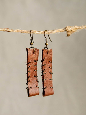 Handmade leather earrings brown new with rings