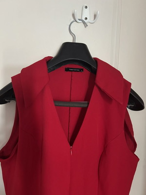 Trendyol bright red sleeveless jumpsuit, size 40