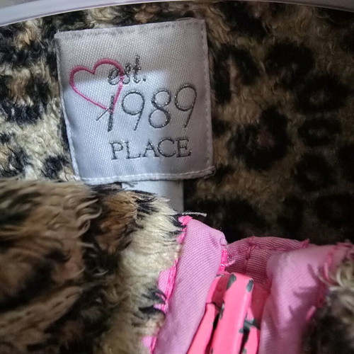 Leopard jacket used for 5 years old, multicolor