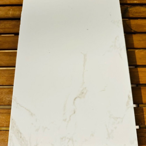 White tiles of excellent quality, 23 pieces, new