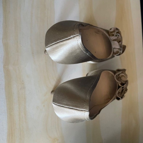 Nine West high heel pumps like new, gold beige