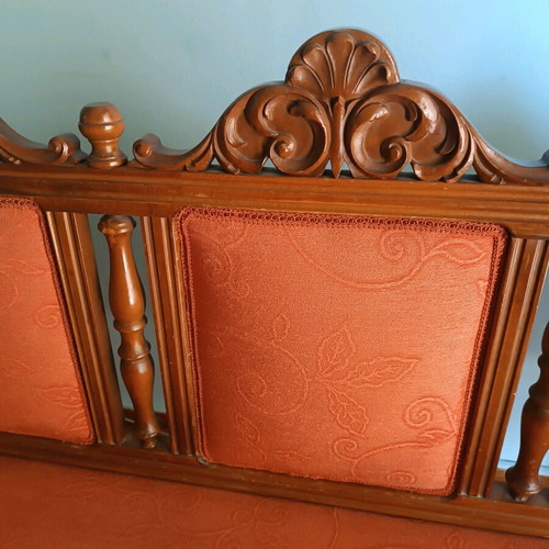 Vintage three-seater sofa like new with carvings and velvet upholstery
