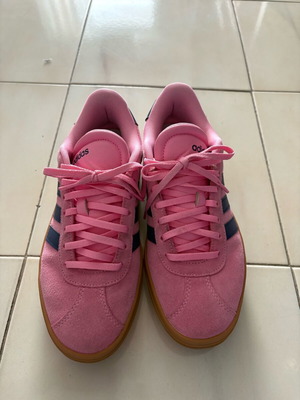 Adidas αθλητικά ροζ νούμερο 40 σαν καινούργια