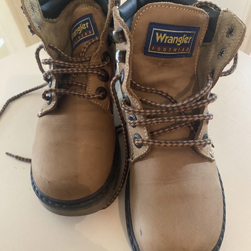 Wrangler Camel Boots Size 37 Like New
