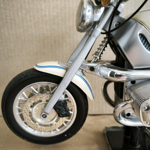 New Ray BMW R1200C 1/6 Scale Motorcycle model like new