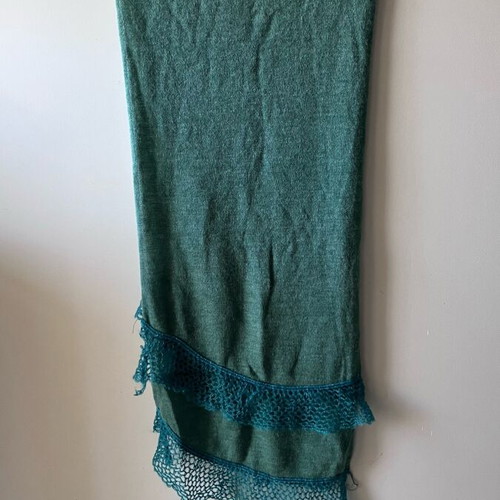 Alexi Andriotti scarf green 100% acrylic like new