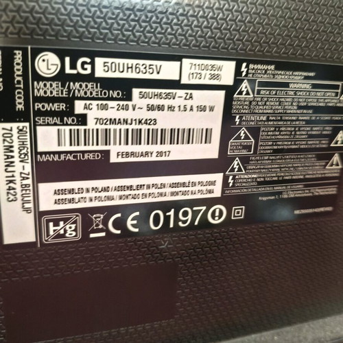 LG 50UH635V 50'' LED Ultra HD Smart WiFi TV like new with damaged panel