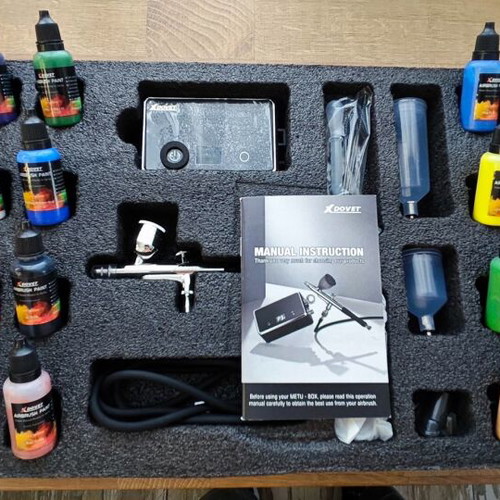 XDOVET Airbrush Set with Compressor and 16 Acrylic Paints like new