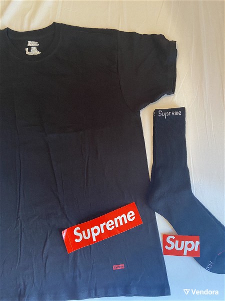  Supreme Hanes T Shirt and Socks