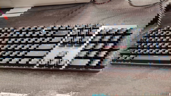 Motospeed CK104 Gaming Μηχανικό Πληκτρολόγιο μεRed διακόπτες και RGB φωτισμό (Ελληνικό) Ασημί
