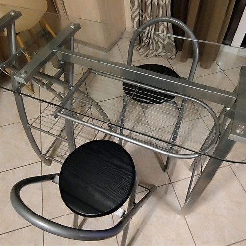 High Bar Table Set with 2 Stools and Bottle Holder, like new