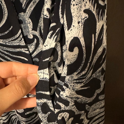 Chico’s shirt with black and white abstract print like new, size 2XL