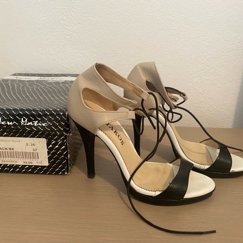 Sandals size 37 like new