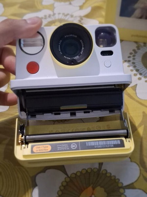 Polaroid camera like new, used once with box