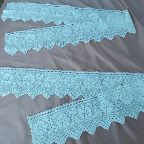 Vintage handmade wide crochet lace set of 2 with rose design, like new