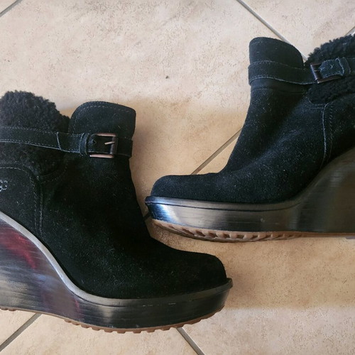 Ugg black platform ankle boots 11cm like new, size 39