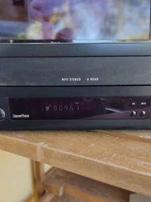 Grundig GV9400 HiFi VHS player, 6 heads, no remote