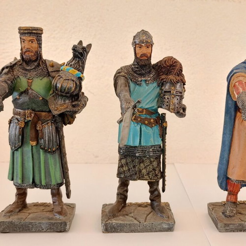 9 Knights used resin figures with detailed design
