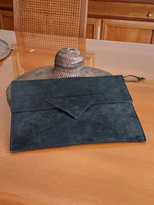 Suede envelope bag with strap, like new, black
