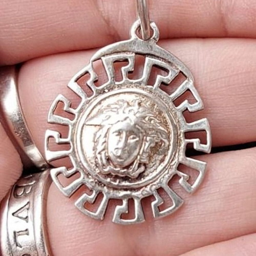 Висулка Versace с горгоната, сребърна 925, употребявана
