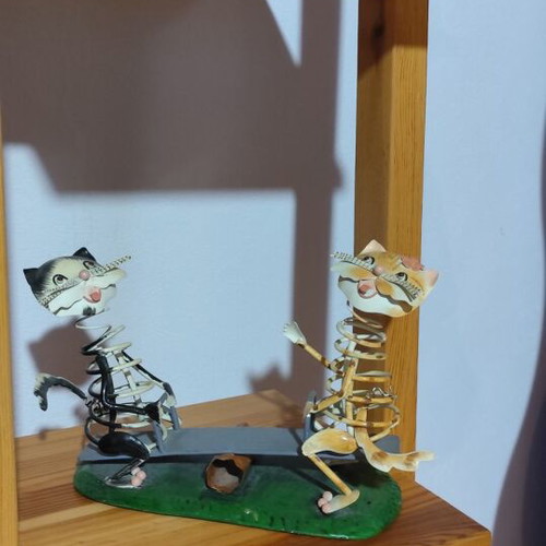 Metal decorative item for children's room like new