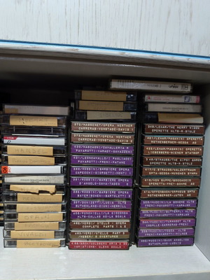 Classical music cassette tapes, pack of 30