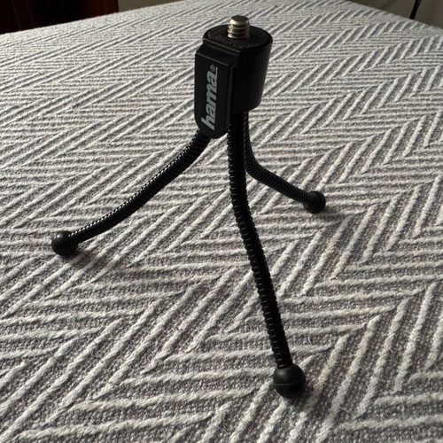 Hama camera tripod like new with flexible legs