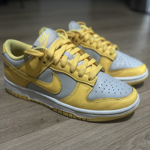 Nike Dunk Low sneakers like new, yellow, size 37.5