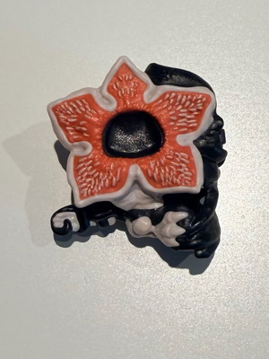 Pencil Deco Demogorgon figure Kinder Joy Stranger Things new