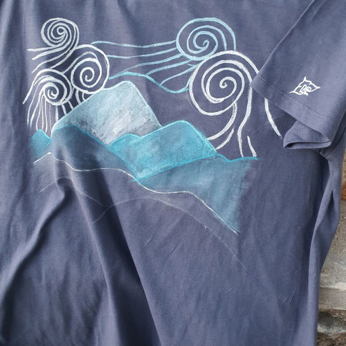 T-shirt Handpainted Clouds blue XL like new by Sol's