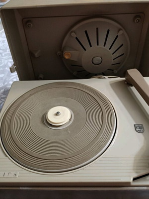 Philips vintage suitcase-style record player used, needs repair