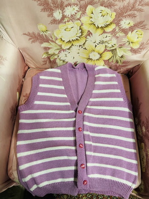 Knitted clothing pack used, 9 cardigans and sleeveless vests
