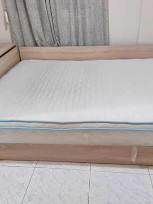 Σετ ημίδιπλου κρεβατιού 145x190 σαν καινούργιο με αποθηκευτικό μηχανισμό και στρώμα