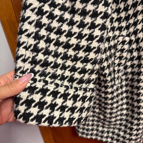 Pied de poule coat like new, black and white, size M