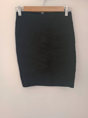 Μαύρη φούστα H&M Divided XS σαν καινούργιο