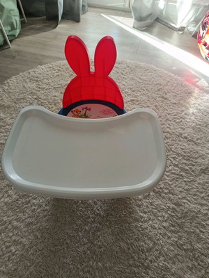 Παιδικό καρεκλάκι με τραπέζι σαν καινούργιο