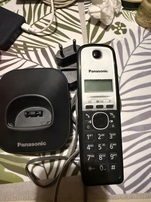 Panasonic KX-TG1611 cordless home phone used, black