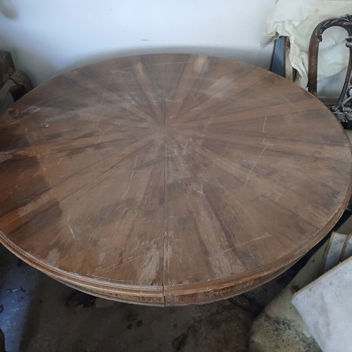 Round extendable coffee table used