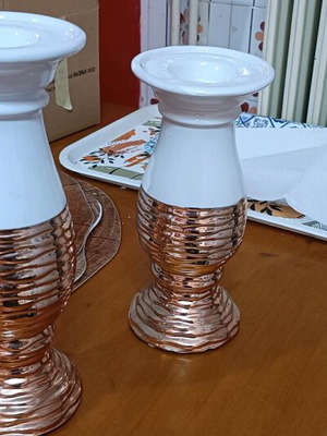 Decorative items used, 2 pieces, with small break