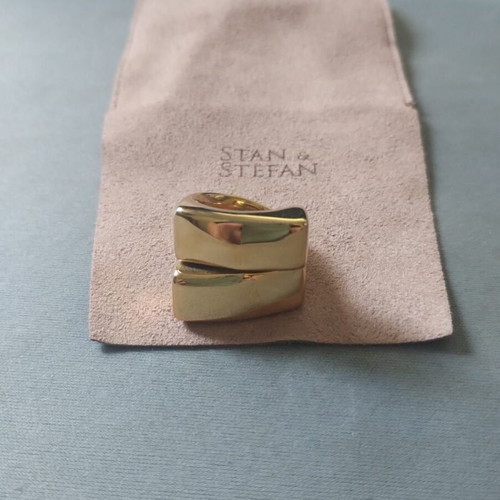 San& Stefan Women's Ring with Gold Plated Stainless Steel Like New