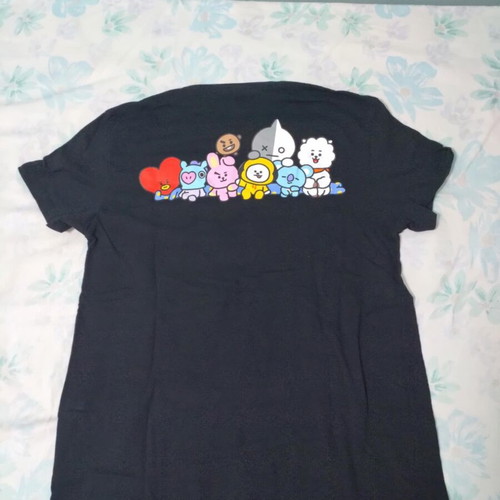 Γυναικείο t-shirt BTS (BT21) μεταχειρισμένο, μαύρο κοντομάνικο