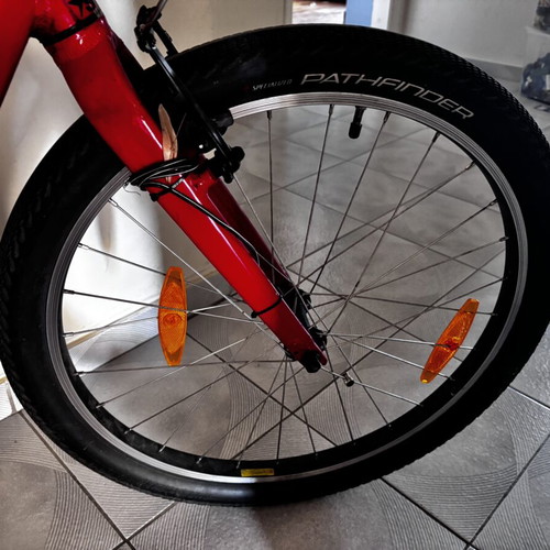Specialised Jet 24 BMX bike like new, red, 24 inch wheels, V-Brakes