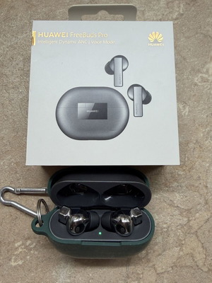 Huawei FreeBuds Pro earbuds in excellent condition